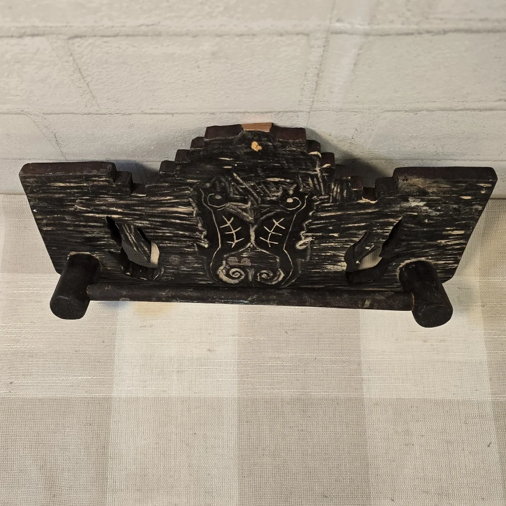 Vintage Rustic Wood Small Towel Hanging Rack Handmade Carved Seahorse Japan